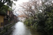 祇園辰巳神社近辺